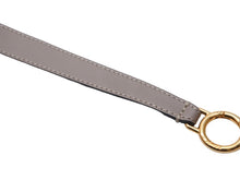 Load image into Gallery viewer, FENDI フェンディ ショルダーストラップ ブランドロゴ レザー ベージュ ゴールド金具 レディース 品 中古 49379