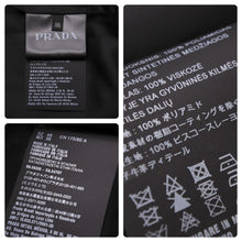 Load image into Gallery viewer, PRADA プラダ 18年 ナイロン コート ブラック ACU1 2018 4080 アウター 黒 トライアングルロゴ サイズ46 美品 中古 49396
