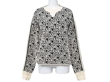 Load image into Gallery viewer, CHANEL シャネル 19AW 総柄 ニット ホワイト ブラック ロゴ セーター ジップ P61951K47642 サイズ38 美品 中古 49397