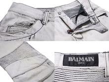 Load image into Gallery viewer, BALMAIN バルマン クラッシュバイカーデニムパンツ ダメージジーンズ T500 B383 サイズL コットン ホワイト シルバー 美品 中古49479