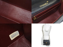 Load image into Gallery viewer, CHANEL シャネル ミニマトラッセ ショルダーバッグ 1番台 ココマーク ラムスキン ブラック ゴールド 美品 中古 49705