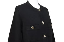 Load image into Gallery viewer, 新品未使用 CHANEL シャネル カーディガン ココマーク ボタン 2022-23AW P73483 K10530 94305 カシミヤ ブラック ゴールド 49750