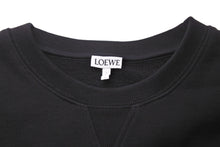 Load image into Gallery viewer, LOEWE ロエベ アナグラム スウェットシャツ クルーネック ブラック 22aw h526Y24J07 サイズ M 美品 中古 49754