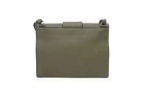 Load image into Gallery viewer, FENDI フェンディ フラットバケット ショルダーバッグ 斜めがけバッグ ミディアム 7VA524 レザー カーキ シルバー 美品 中古 49866