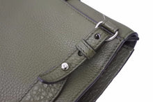Load image into Gallery viewer, FENDI フェンディ フラットバケット ショルダーバッグ 斜めがけバッグ ミディアム 7VA524 レザー カーキ シルバー 美品 中古 49866