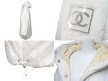 Load image into Gallery viewer, CHANEL シャネル スポーツライン ダウンコート P16395V09195 00A イタリア製 ポリアミド ホワイト 38 美品 中古 50075