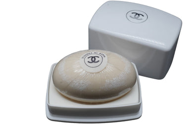 新品未使用品 CHANEL シャネル 固形石鹸 N.19 ケース付き SAVON サヴォン 150g ギフト フランス製 アイボリー ブラック 150g 50095