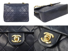 Load image into Gallery viewer, CHANEL シャネル マトラッセ チェーン ショルダーバッグ 中ミニマトラッセ ネイビー 1番台 美品 中古 50104