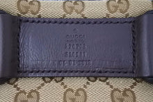 Load image into Gallery viewer, 極美品 GUCCI グッチ ベビーキャリア抱っこひも プレート GGキャンバス ロゴプレート ベージュ 270793 中古 50127