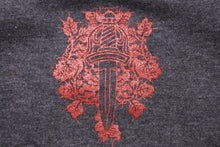 Load image into Gallery viewer, CHROME HEARTS クロムハーツ ダガープリント 長袖 ロンT グレー レッド Mサイズ 中古 50233
