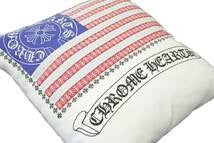 Load image into Gallery viewer, CHROME HEARTS クロムハーツ クッション アメリカ国旗柄 ロゴ入り ホワイト コットン 美品 中古 50387