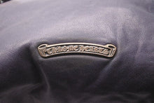 Load image into Gallery viewer, CHROME HEARTS クロムハーツ ポーチ コスメティックケース クロスパッチ スクロールラベル・ダガー ブラック 良品 中古 50450
