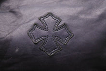 Load image into Gallery viewer, CHROME HEARTS クロムハーツ ポーチ コスメティックケース クロスパッチ スクロールラベル・ダガー ブラック 良品 中古 50450