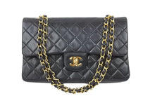 Load image into Gallery viewer, CHANEL シャネル マトラッセ25 ショルダーバッグ ダブルフラップ 4番台 1997年代 ラムスキン ブラック ゴールド 美品 中古 50483
