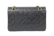 Load image into Gallery viewer, CHANEL シャネル マトラッセ25 ショルダーバッグ ダブルフラップ 4番台 1997年代 ラムスキン ブラック ゴールド 美品 中古 50483