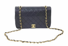 Load image into Gallery viewer, シャネル CHANEL マトラッセ 23cm フルフラップ ターンロック 1番台 ショルダーバッグ ラムスキン ブラック美品 中古 50597