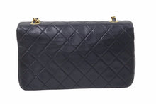 Load image into Gallery viewer, シャネル CHANEL マトラッセ 23cm フルフラップ ターンロック 1番台 ショルダーバッグ ラムスキン ブラック美品 中古 50597