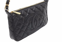 Load image into Gallery viewer, CHANEL シャネル 月見型 ポーチ ワンショルダー キャビアスキン 7番台 美品 中古 50607