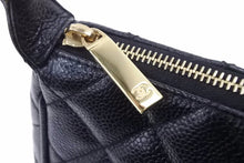 Load image into Gallery viewer, CHANEL シャネル 月見型 ポーチ ワンショルダー キャビアスキン 7番台 美品 中古 50607