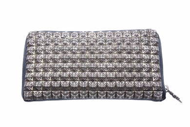 クロムハーツ ラウンドジップレザー ウォレット ピラミッド スタッズ 財布 ブラック/シルバ ブラック 美品 中古 50726