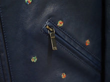Load image into Gallery viewer, CHANEL シャネル レザージャケット P55955C00294 ラムスキン コットン ネイビー レッド グリーン 36 美品 中古 50733