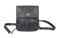 Load image into Gallery viewer, CHANEL シャネル トリプルココ リュック デイパック ブラック シルバー金具 キャビアスキン 4番台 レディース 美品 中古 50803