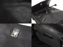 Load image into Gallery viewer, CHANEL シャネル トリプルココ リュック デイパック ブラック シルバー金具 キャビアスキン 4番台 レディース 美品 中古 50803