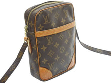 Load image into Gallery viewer, LOUIS VUITTON ルイ・ヴィトン ショルダーバッグ ダヌーブ モノグラム M45266 ゴールド金具 良品 中古 50988