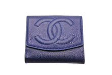 Load image into Gallery viewer, CHANEL シャネル キャビアスキン4055304 財布 ２つ折り財布 ブルー系 ココマーク 箱付き ギャランティーカード 中古 51044