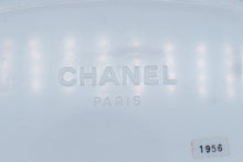 Load image into Gallery viewer, 新品未使用品 CHANEL シャネル 固形石鹸 N.19 ETUI VOYAGE ケース付き 150g ギフト フランス製 アイボリー ブラック 150g 51060