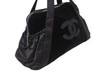 Load image into Gallery viewer, CHANEL シャネル ココマーク ミニボストンバッグ ハンドバッグ 9番台 サテン ファー ブラック シルバー金具 美品 中古 51079