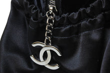 Load image into Gallery viewer, CHANEL シャネル ココマーク ミニボストンバッグ ハンドバッグ 9番台 サテン ファー ブラック シルバー金具 美品 中古 51079