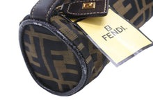 Load image into Gallery viewer, FENDI フェンディ ハンドポーチ ミニポーチ ズッカ柄 イタリア製 レザー キャンバス ブラウン ゴールド金具 美品 中古 51142