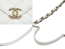 Load image into Gallery viewer, CHANEL シャネル ショルダーバッグ チェーンショルダー ココマーク 22番台 ホワイト ゴールド金具 良品 中古 51145