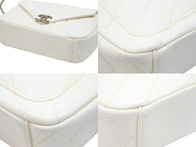 Load image into Gallery viewer, CHANEL シャネル ショルダーバッグ チェーンショルダー ココマーク 22番台 ホワイト ゴールド金具 良品 中古 51145