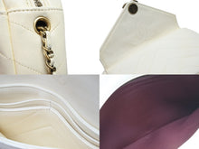 Load image into Gallery viewer, CHANEL シャネル ショルダーバッグ チェーンショルダー ココマーク 22番台 ホワイト ゴールド金具 良品 中古 51145