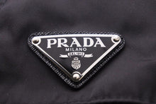 Load image into Gallery viewer, PRADA プラダ キャップ 三角プレート ロゴ ブラック シルバー 帽子 小物 ナイロン RN.98339-CA.34767 サイズXL 中古 51164