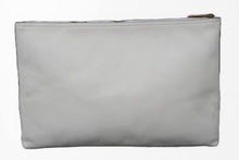 Load image into Gallery viewer, GUCCI グッチ クラッチバッグ ブランドヴィンテージロゴ H023872322 レザー ホワイト レッド グリーン ゴールド 美品 中古 51183