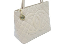 Load image into Gallery viewer, CHANEL シャネル 復刻トート 8番台 ハンドバッグ ココマーク キャビアスキン ベージュ シルバー金具 美品 中古 51230