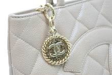 Load image into Gallery viewer, CHANEL シャネル 復刻トート 8番台 ハンドバッグ ココマーク キャビアスキン ベージュ シルバー金具 美品 中古 51230