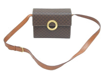 Load image into Gallery viewer, CELINE セリーヌ ショルダーバッグ ブラウン PVCレザー マカダム柄 ブラウン ゴールド金具 美品 中古 51263