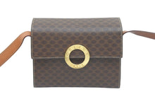 Load image into Gallery viewer, CELINE セリーヌ ショルダーバッグ ブラウン PVCレザー マカダム柄 ブラウン ゴールド金具 美品 中古 51263
