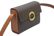 Load image into Gallery viewer, CELINE セリーヌ ショルダーバッグ ブラウン PVCレザー マカダム柄 ブラウン ゴールド金具 美品 中古 51263