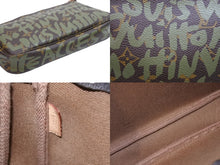 Load image into Gallery viewer, LOUIS VUITTON ルイヴィトン ハンドバッグ ポシェットアクセソワール グラフィティ AR0051 PVC ブラウン 美品 中古 51276