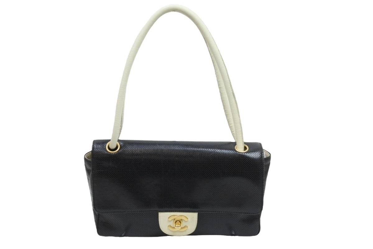 CHANEL シャネル ココマーク ターンロック 25cm パンチング ショルダー  