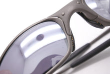 Load image into Gallery viewer, OAKLEY オークリー サングラス JO95930 ジュリエット シルバー スタンダードフィット 美品 中古 51438