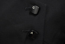 Load image into Gallery viewer, CHANEL シャネル テーラードジャケット P15640V08543 フランス製 ウール シルク ブラック サイズ36 美品 中古 51440