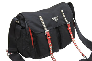 PRADA プラダ ショルダーバッグ セミショルダー 斜め掛け スタッズ テスート 1BD119 ナイロン レザー ブラック 美品 中古 51523