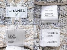 Load image into Gallery viewer, CHANEL シャネル ジャケット レディース P57900V43835 ホワイト グレー ツイード サイズ36 ゴールド金具 美品 中古 51652