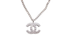Load image into Gallery viewer, CHANEL シャネル ネックレス ココマーク アクセサリー 04V 6g メタル ラインストーン シルバー 美品 中古 51689